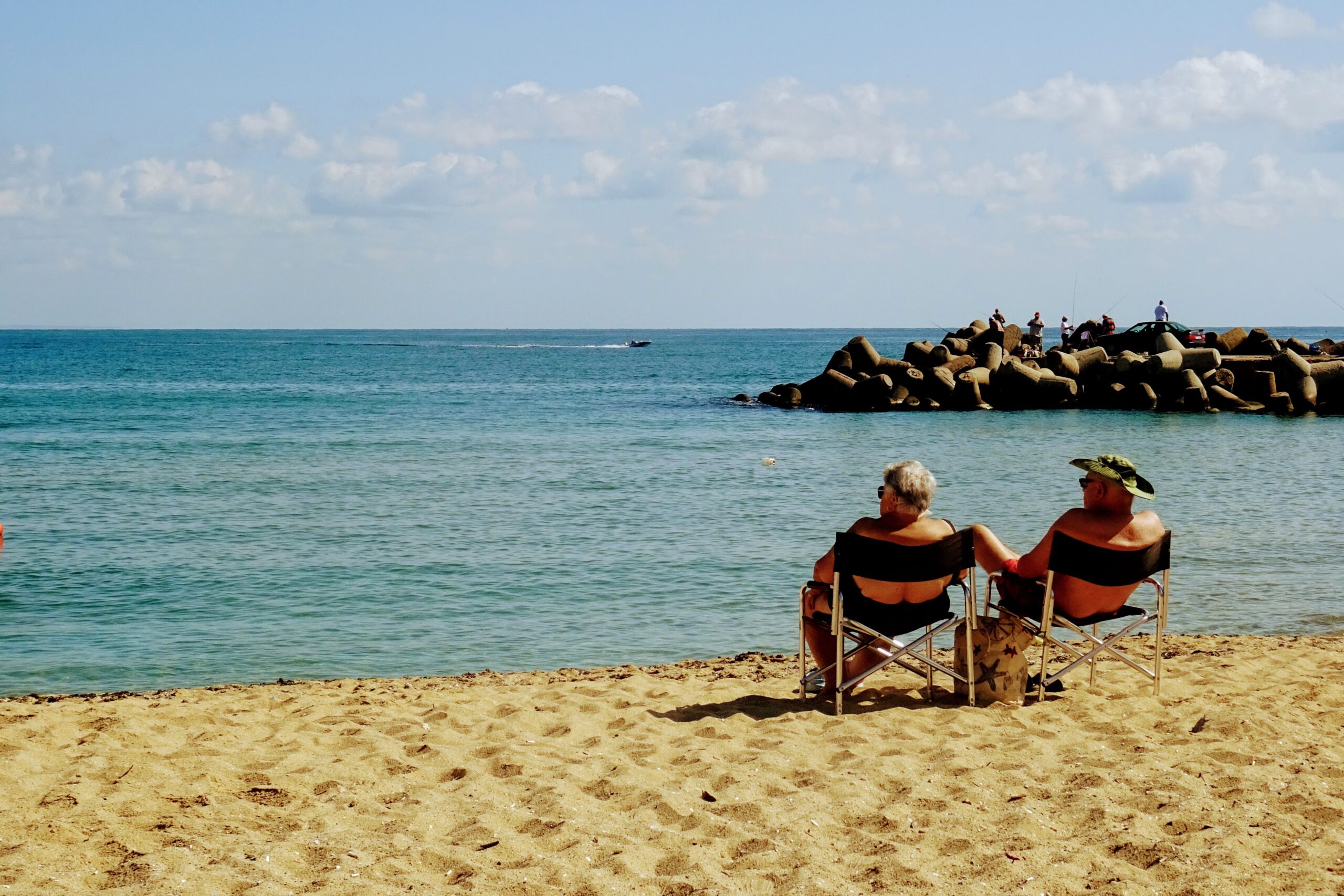 Pensions for Foreigners Who Contributed in Several Countries: How Totalization of Social Security Works in Spain 2026