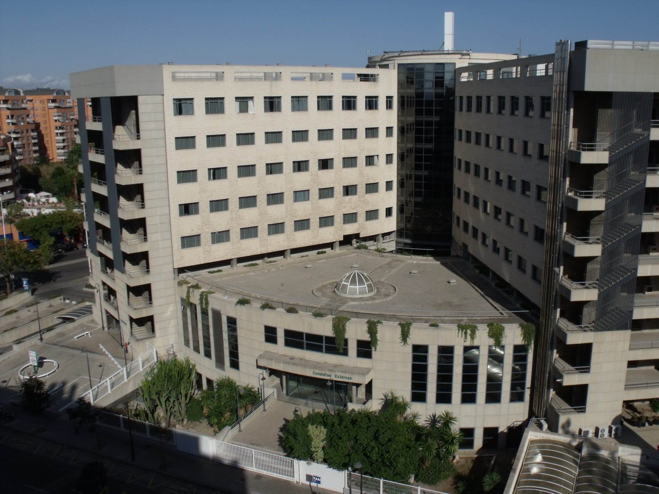 Modern private clinic in Spain of the kind many expats use alongside public healthcare