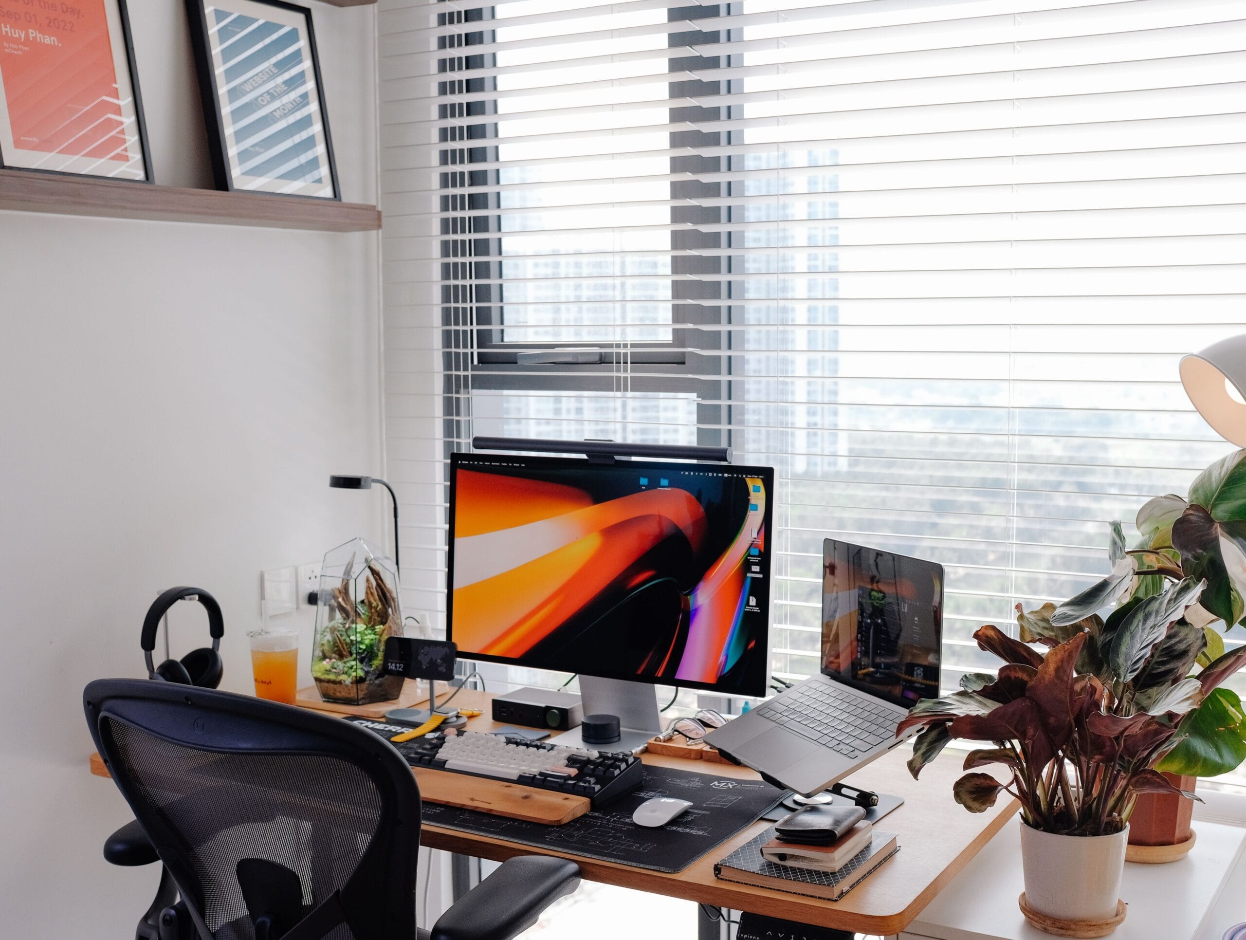 Remote worker on a laptop in Spain, representing digital nomads using the Beckham Law flat tax regime